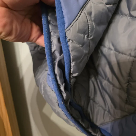 Under Armour Blue Hooded Cold Gear Puffer Jacket Sz Youth Large - Picture 3 of 8